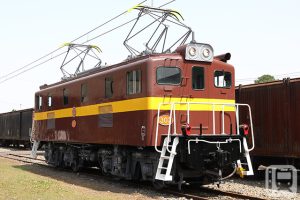 一輛罕見的「私鐵電力機車」在東西方合作下重新粉刷 – 秩父鐵道和三岐鐵道上，至今仍在運行石灰和水泥貨運列車