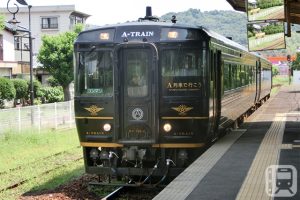 現在所有JR九州特快列車和旅遊列車均可透過二維碼搭乘 – 無需購票，直接前往「綠色檢票口」即可