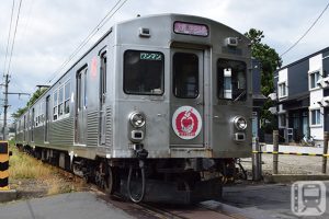 大鱷線運行的弘南鐵道7000系列列車 (Katsumi Yokoyama)